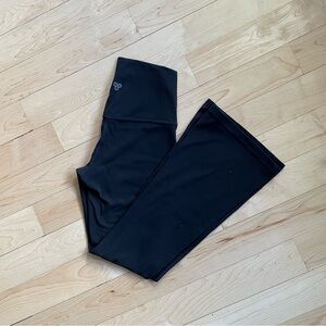 S - Aritzia TNA Black Yoga Leggings